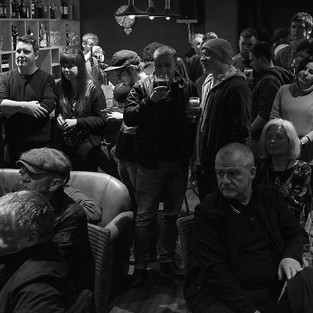 Ty Glyndwr Bunkhouse, Bar And Cafe Pansiyon Caernarfon Dış mekan fotoğraf