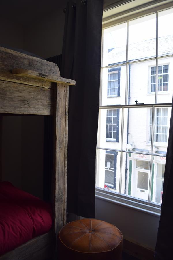 Ty Glyndwr Bunkhouse, Bar And Cafe Pansiyon Caernarfon Dış mekan fotoğraf