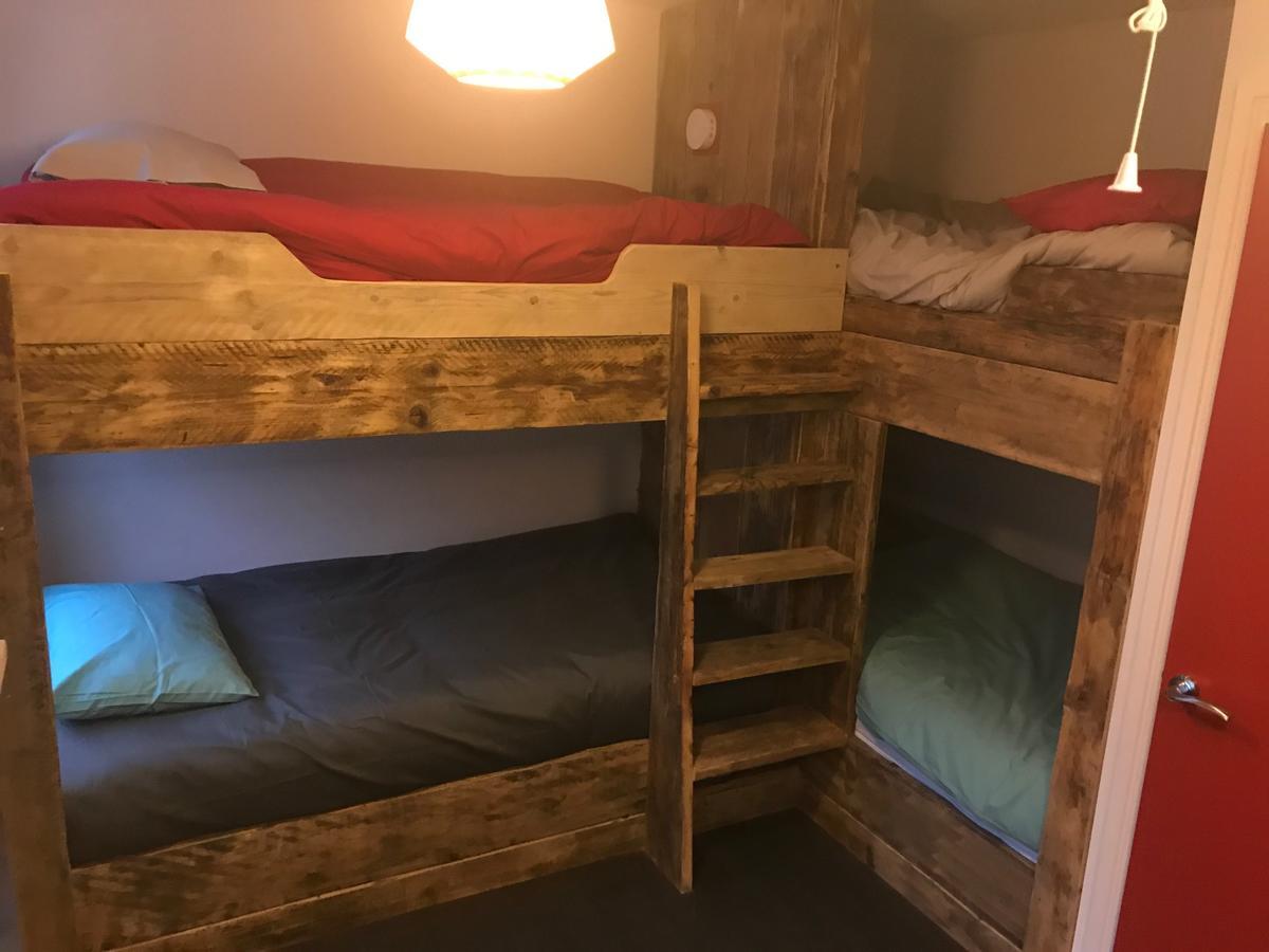 Ty Glyndwr Bunkhouse, Bar And Cafe Pansiyon Caernarfon Dış mekan fotoğraf