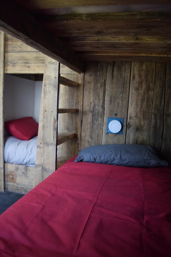 Ty Glyndwr Bunkhouse, Bar And Cafe Pansiyon Caernarfon Dış mekan fotoğraf