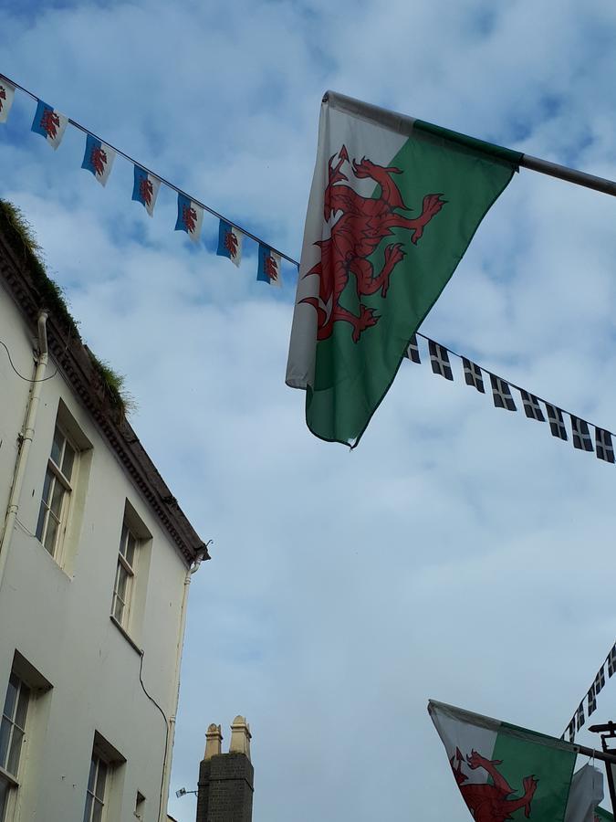 Ty Glyndwr Bunkhouse, Bar And Cafe Pansiyon Caernarfon Dış mekan fotoğraf