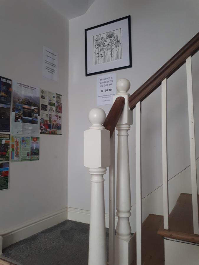 Ty Glyndwr Bunkhouse, Bar And Cafe Pansiyon Caernarfon Dış mekan fotoğraf