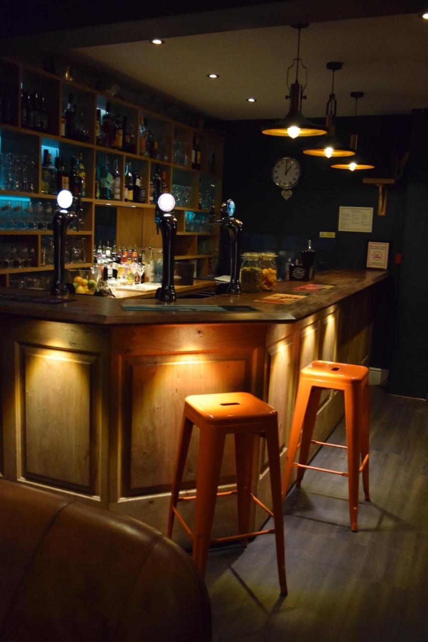 Ty Glyndwr Bunkhouse, Bar And Cafe Pansiyon Caernarfon Dış mekan fotoğraf